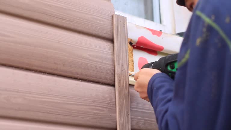 Affordable siding repair and maintenance services in Wortham, TX